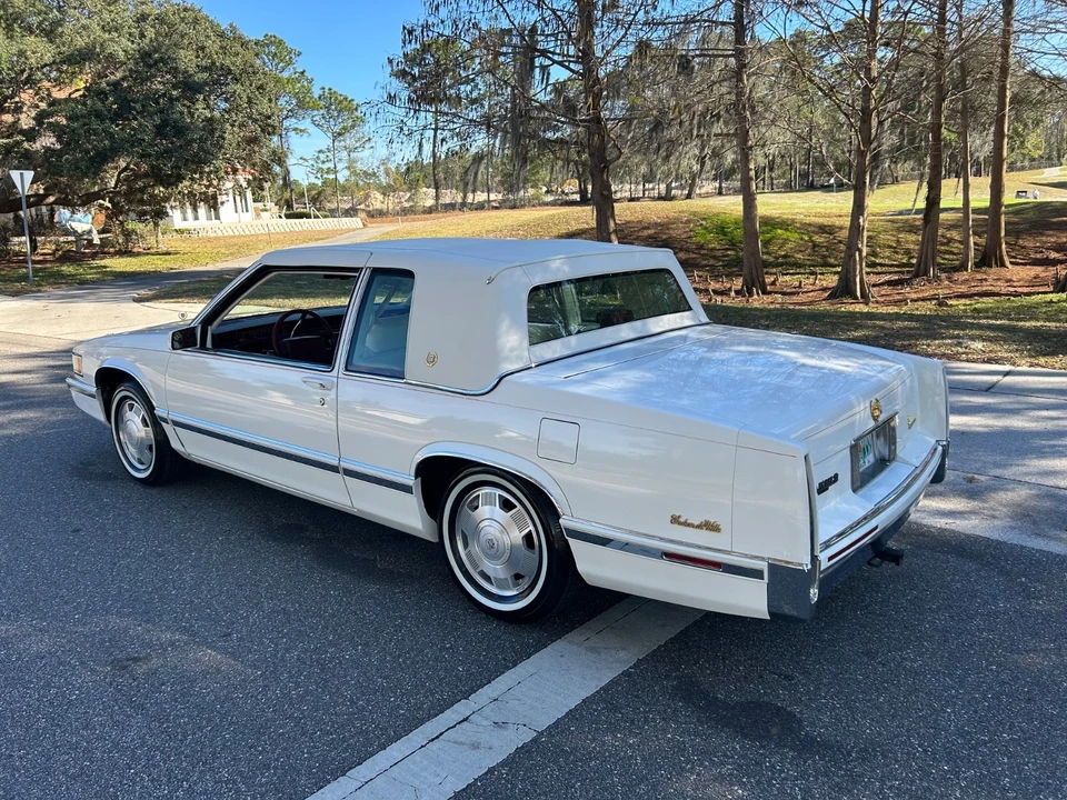 1992 Cadillac DeVille 6th Gen - Image 3 of 21