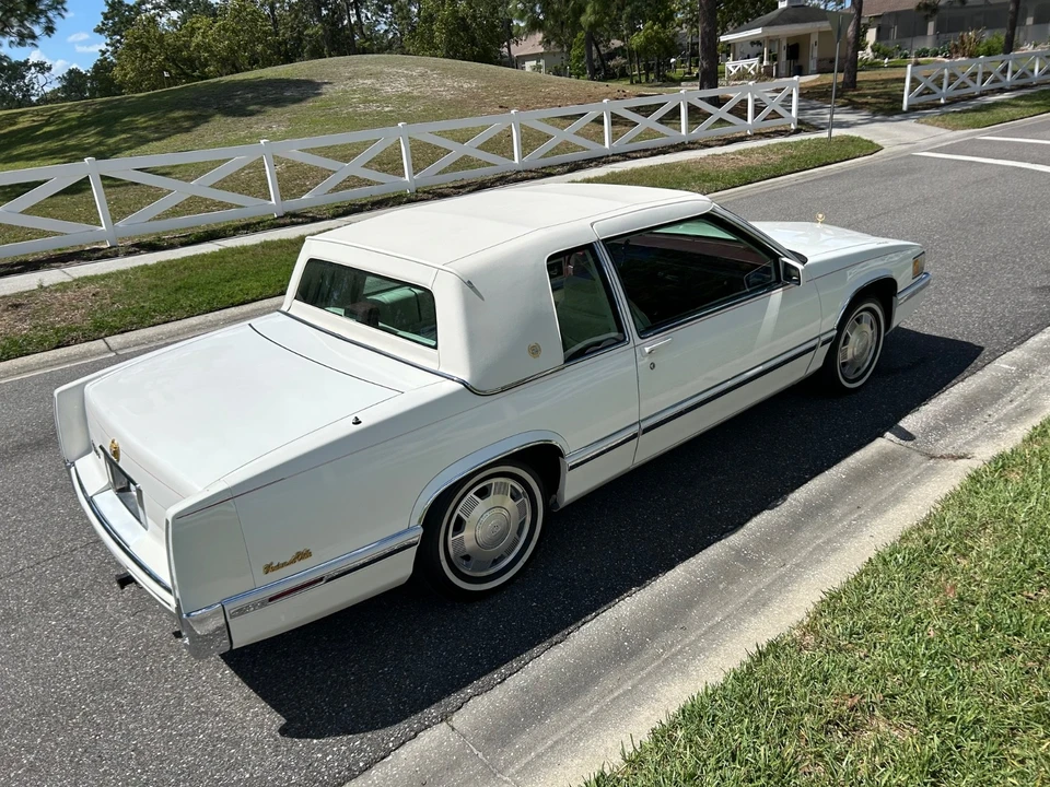 1992 Cadillac DeVille 6th Gen - Image 20 of 21