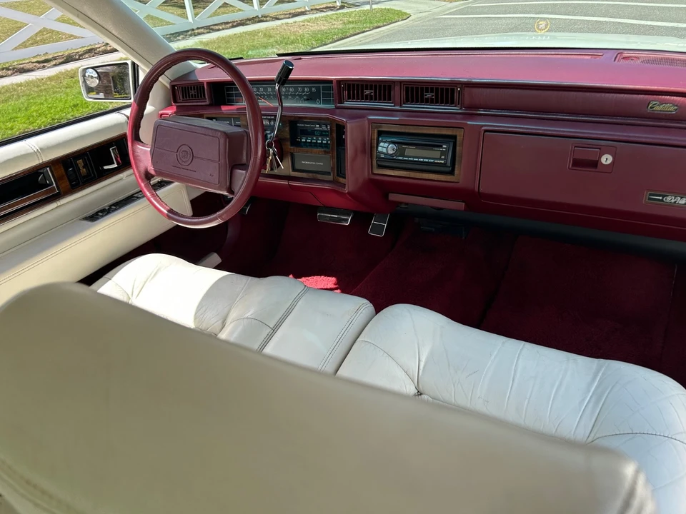 1992 Cadillac DeVille 6th Gen - Image 18 of 21