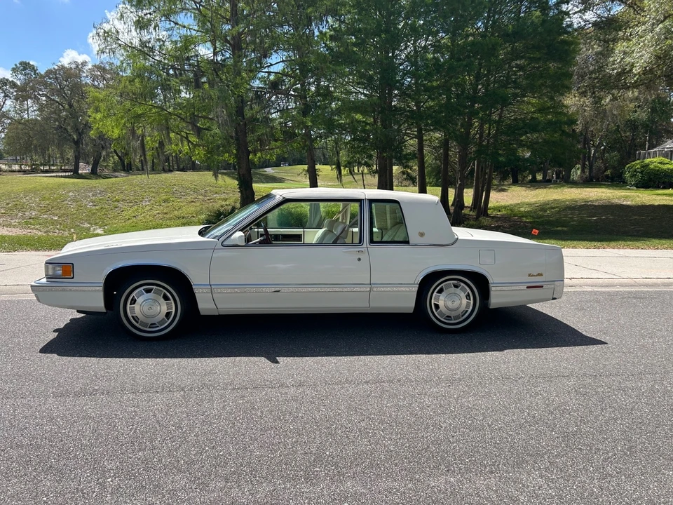 1992 Cadillac DeVille 6th Gen - Image 8 of 21