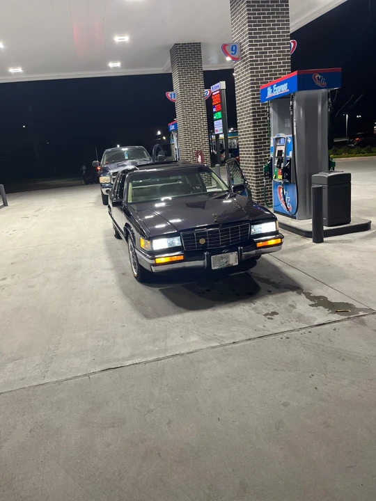 1992 Cadillac DeVille 6th Gen - Image 3 of 10