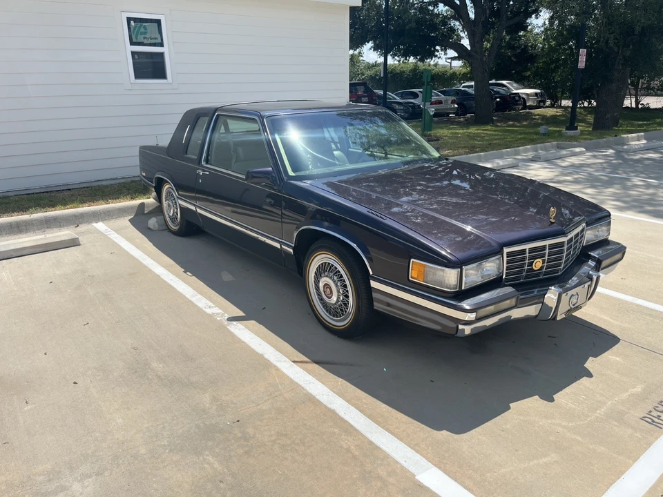 1992 Cadillac DeVille 6th Gen - Image 7 of 10