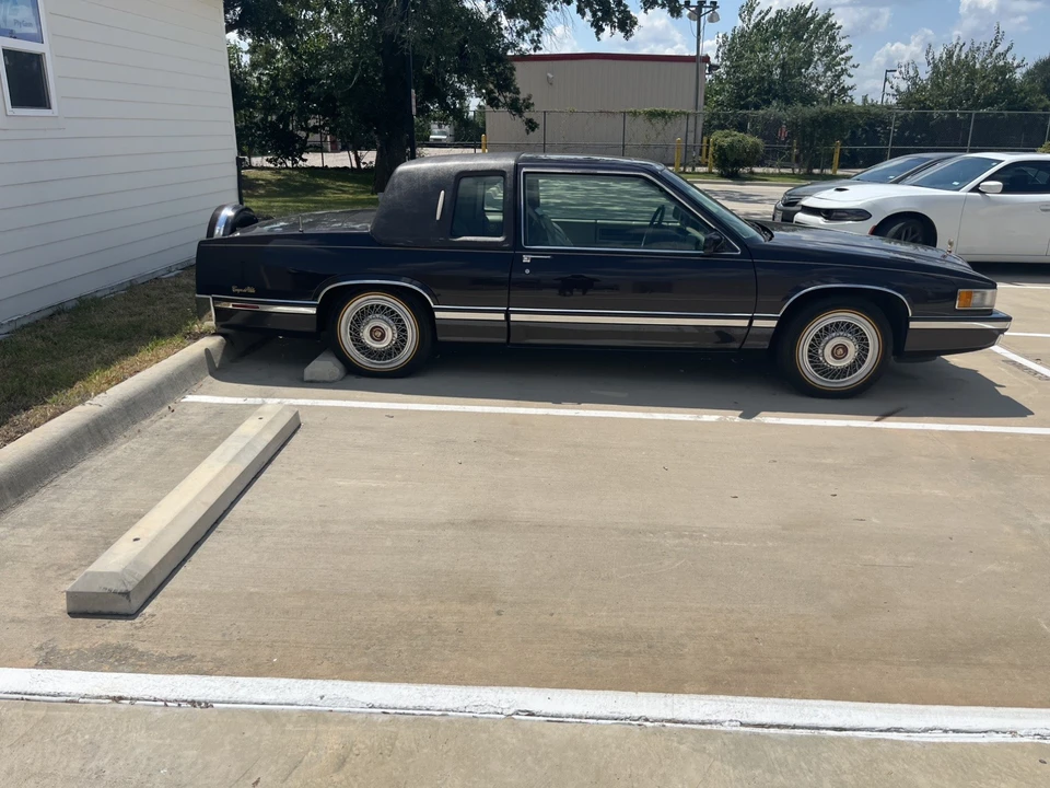 1992 Cadillac DeVille 6th Gen - Image 6 of 10