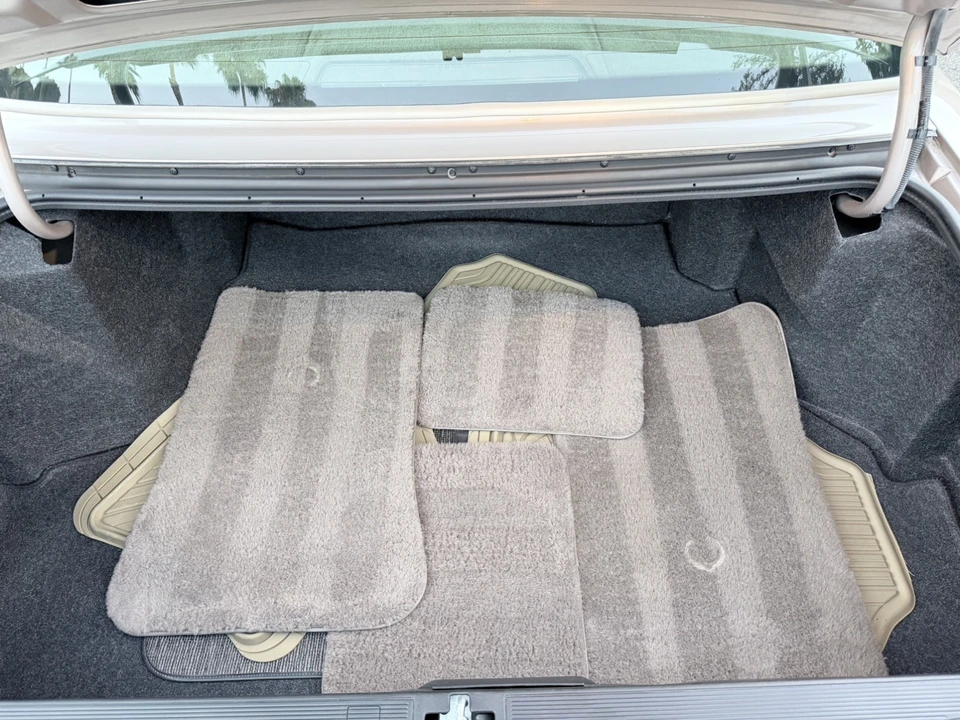 1992 Cadillac DeVille 6th Gen - Image 19 of 31