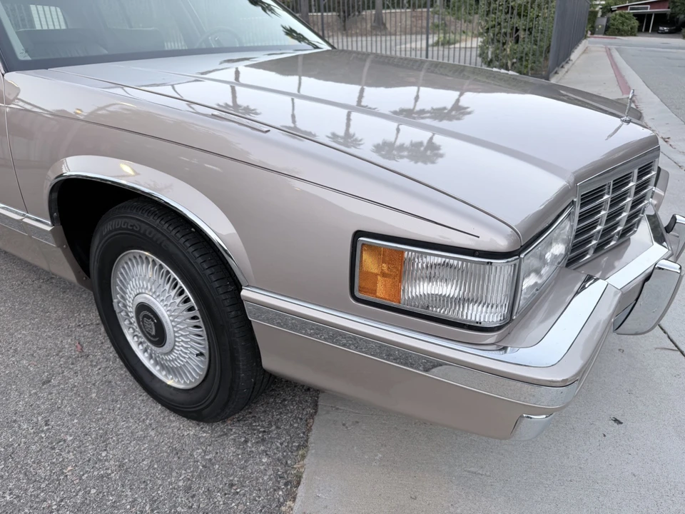 1992 Cadillac DeVille 6th Gen - Image 4 of 31