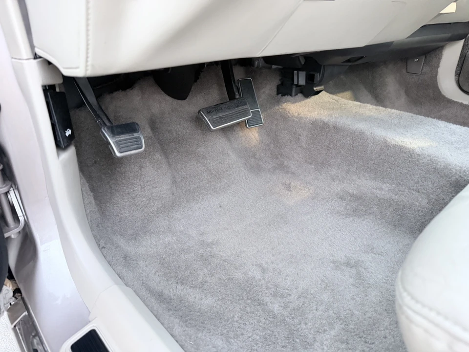 1992 Cadillac DeVille 6th Gen - Image 14 of 31