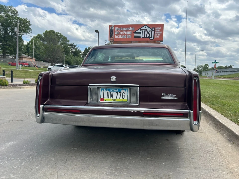 1992 Cadillac DeVille 6th Gen - Image 11 of 18
