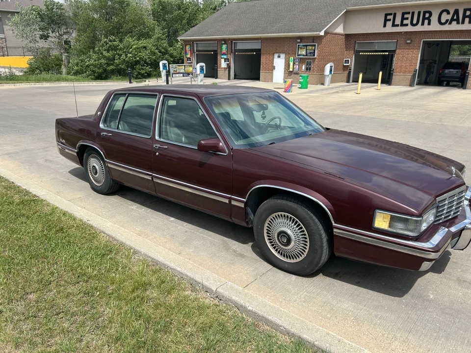 1992 Cadillac DeVille 6th Gen - Image 5 of 18