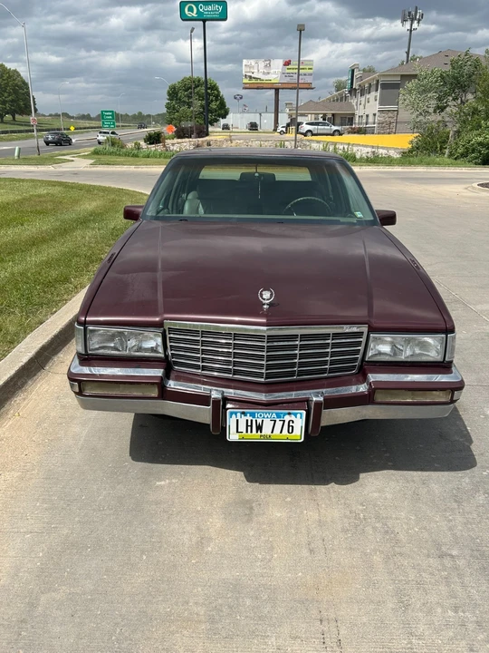 1992 Cadillac DeVille 6th Gen - Image 4 of 18