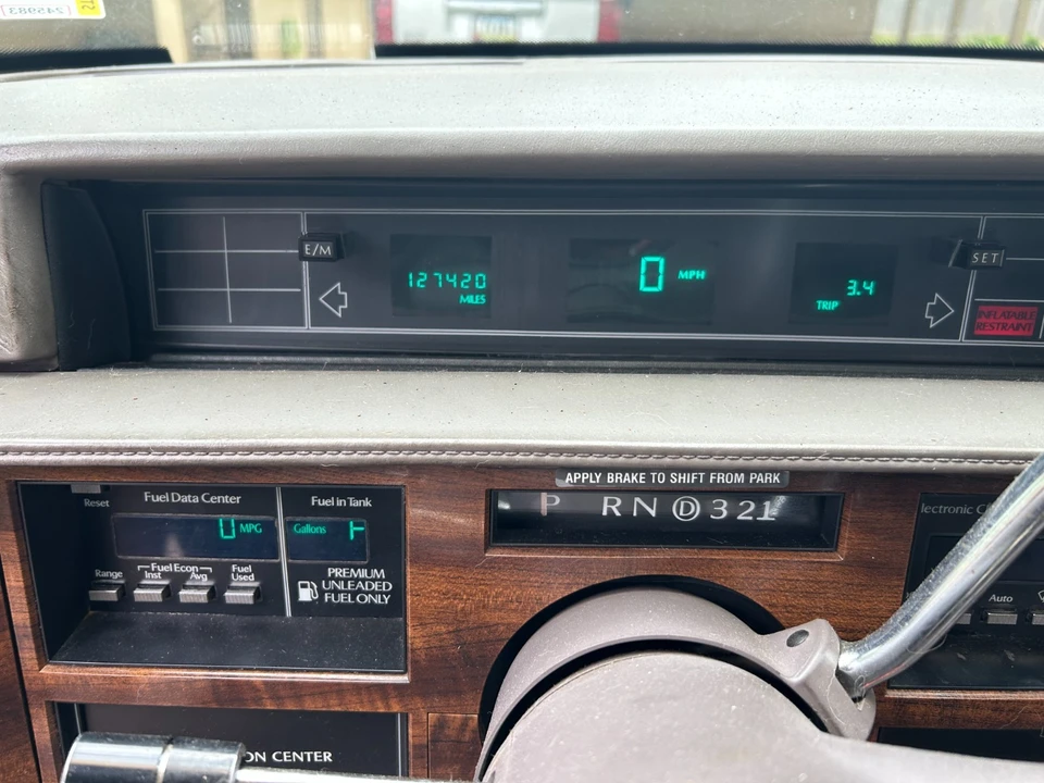 1992 Cadillac DeVille 6th Gen - Image 15 of 18