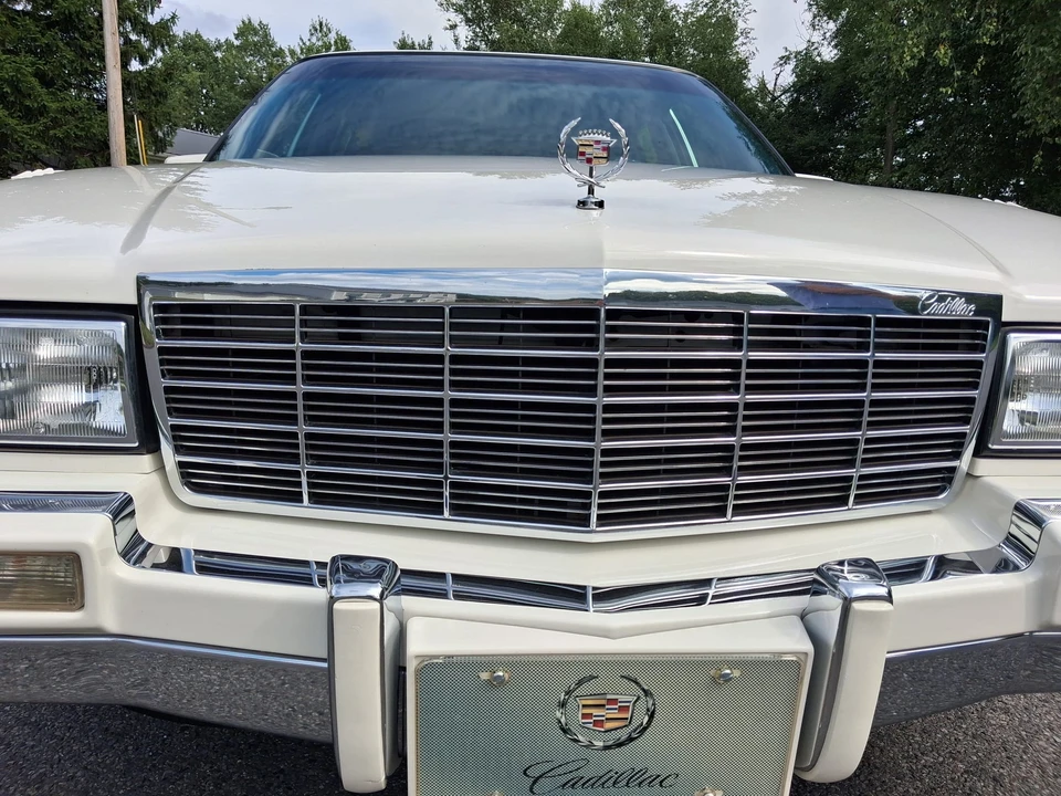 1992 Cadillac DeVille 6th Gen - Image 18 of 31