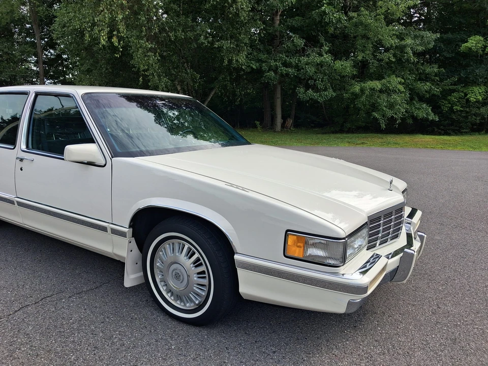 1992 Cadillac DeVille 6th Gen - Image 31 of 31