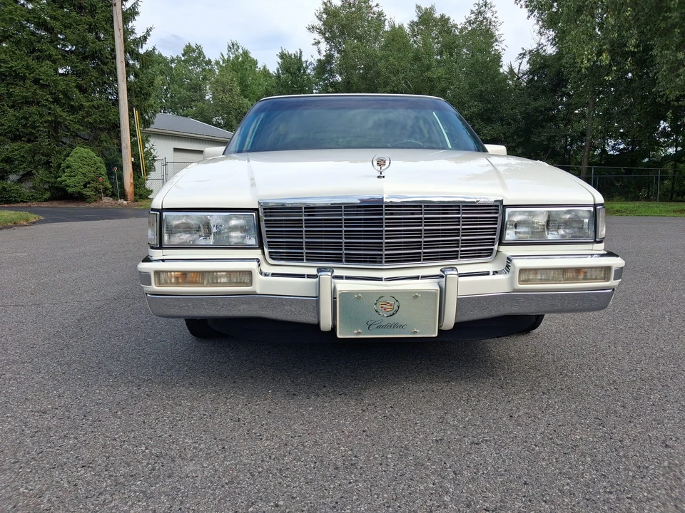 1992 Cadillac DeVille 6th Gen - Image 6 of 31