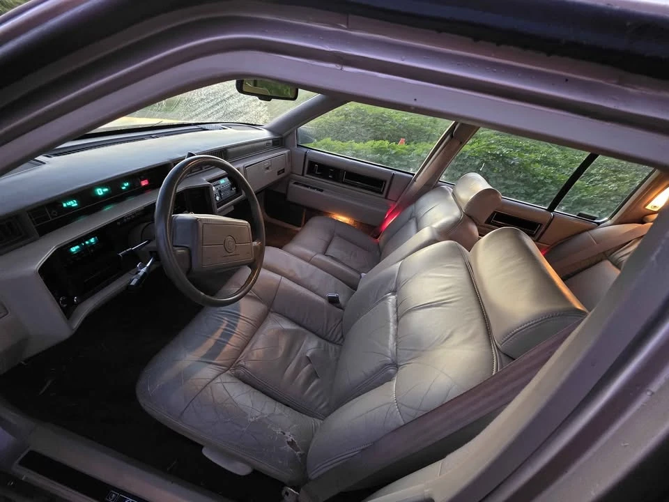 1992 Cadillac DeVille 6th Gen - Image 5 of 18