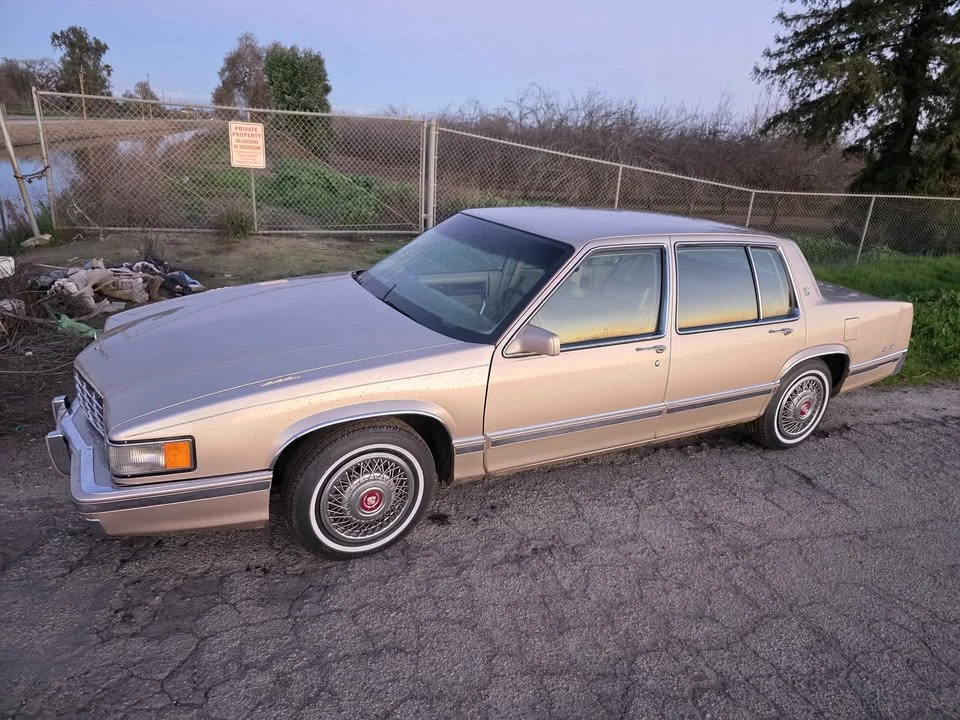 1992 Cadillac DeVille 6th Gen - Image 11 of 18