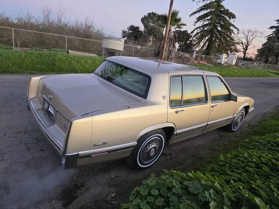 1992 Cadillac DeVille 6th Gen - Image 4 of 18