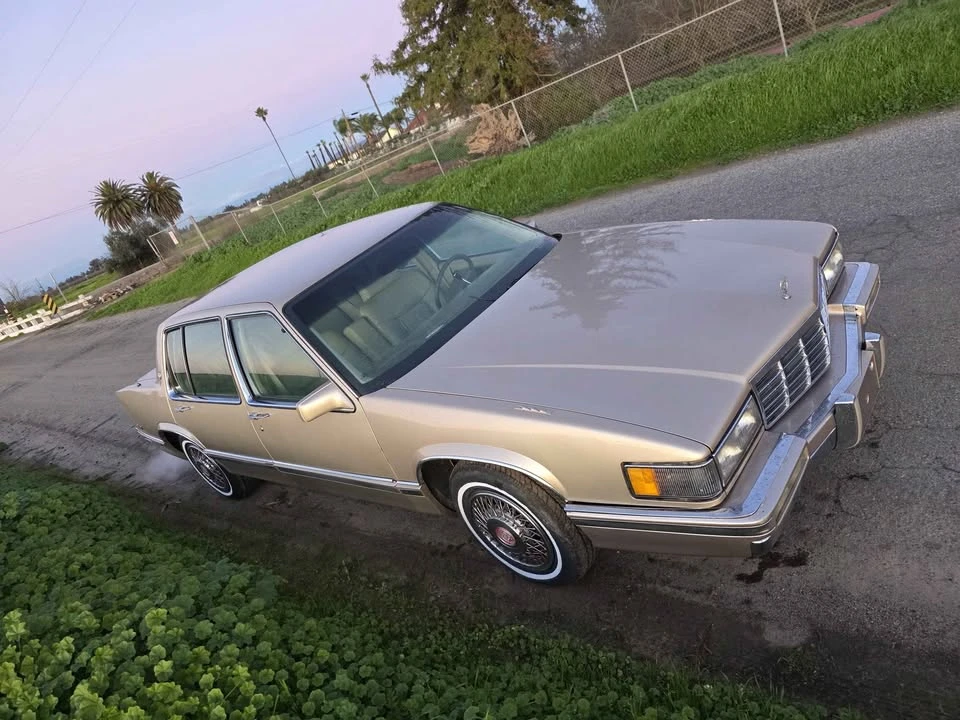 1992 Cadillac DeVille 6th Gen - Image 15 of 18