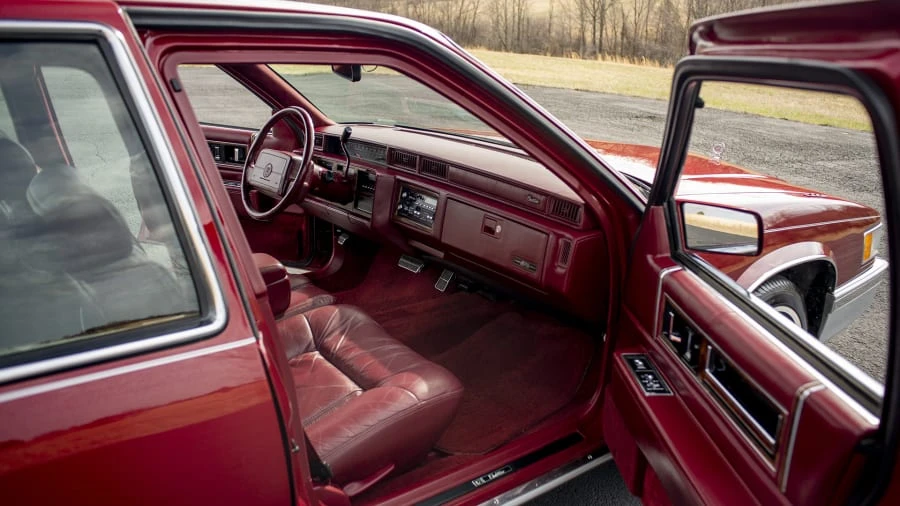 1992 Cadillac DeVille 6th Gen - Image 5 of 12