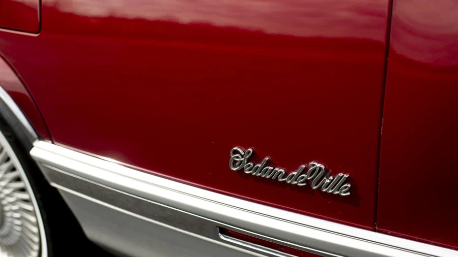1992 Cadillac DeVille 6th Gen - Image 8 of 12