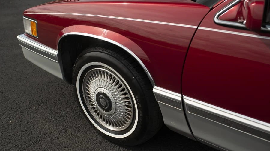 1992 Cadillac DeVille 6th Gen - Image 10 of 12