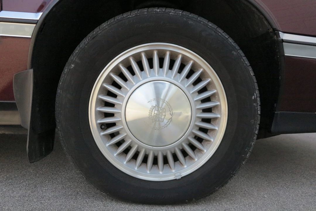 1992 Cadillac Eldorado 11th Gen - Image 29 of 31