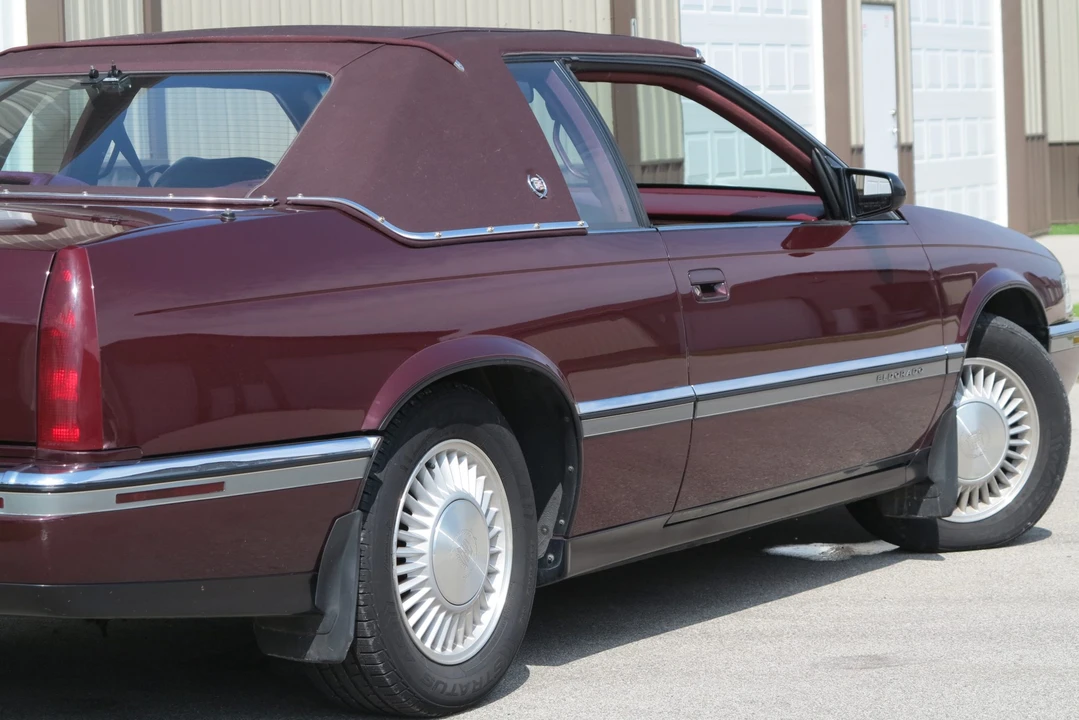 1992 Cadillac Eldorado 11th Gen - Image 17 of 31
