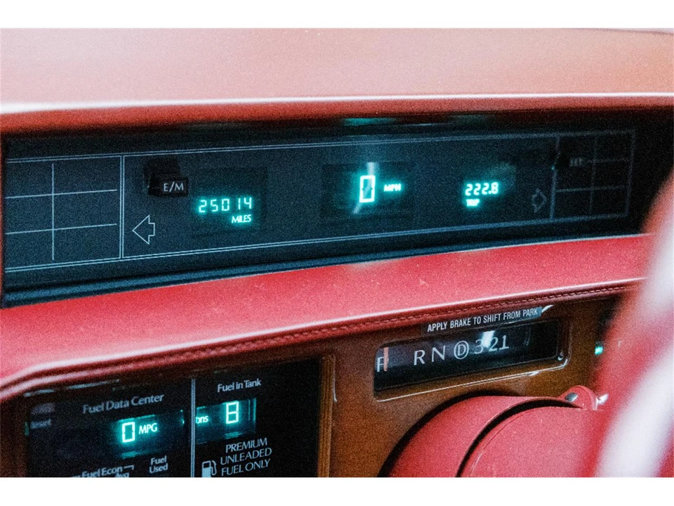 1992 Cadillac Fleetwood - Image 17 of 24