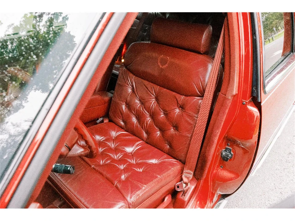 1992 Cadillac Fleetwood - Image 15 of 24