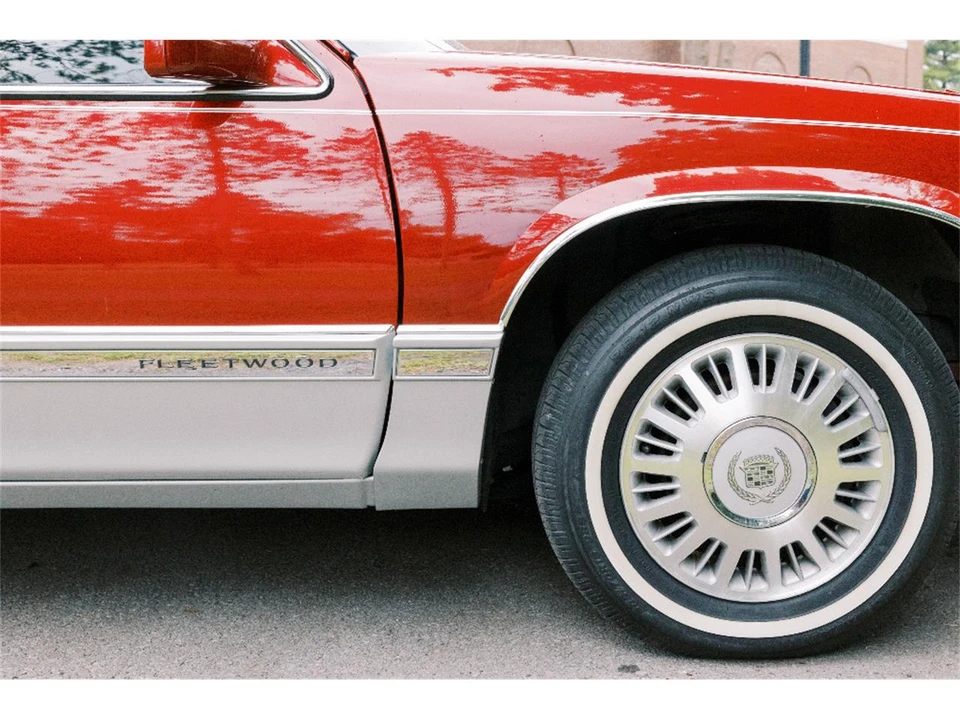 1992 Cadillac Fleetwood - Image 10 of 24
