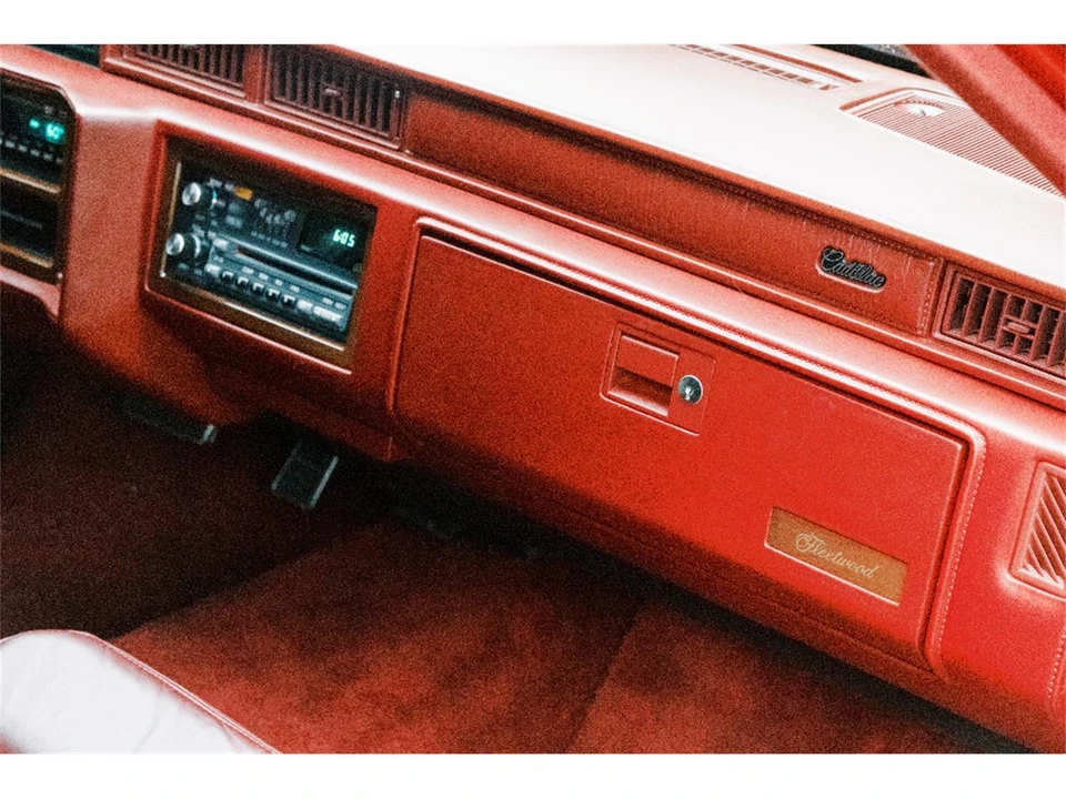 1992 Cadillac Fleetwood - Image 18 of 24