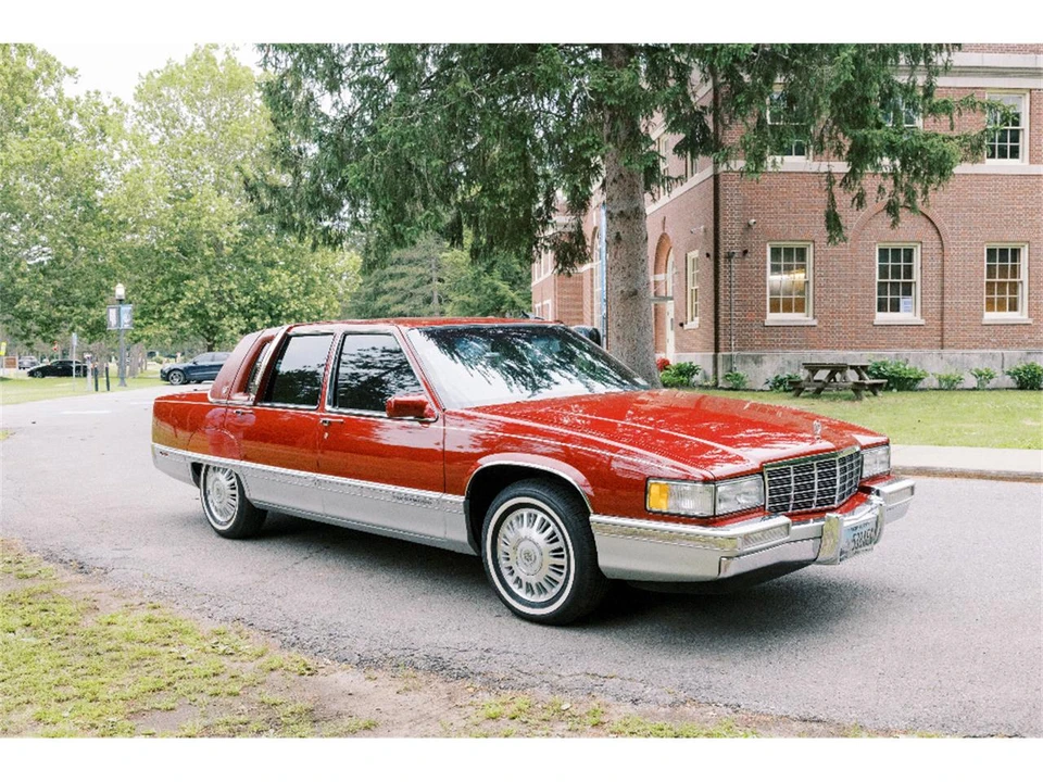 1992 Cadillac Fleetwood - Image 2 of 24