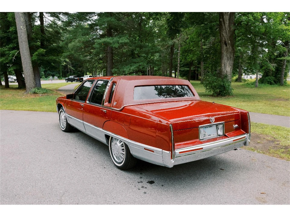 1992 Cadillac Fleetwood - Image 5 of 24