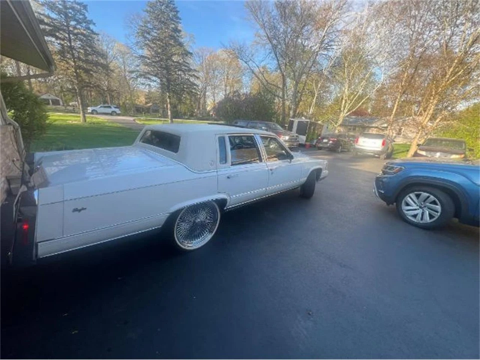 1992 Cadillac Fleetwood - Image 10 of 20