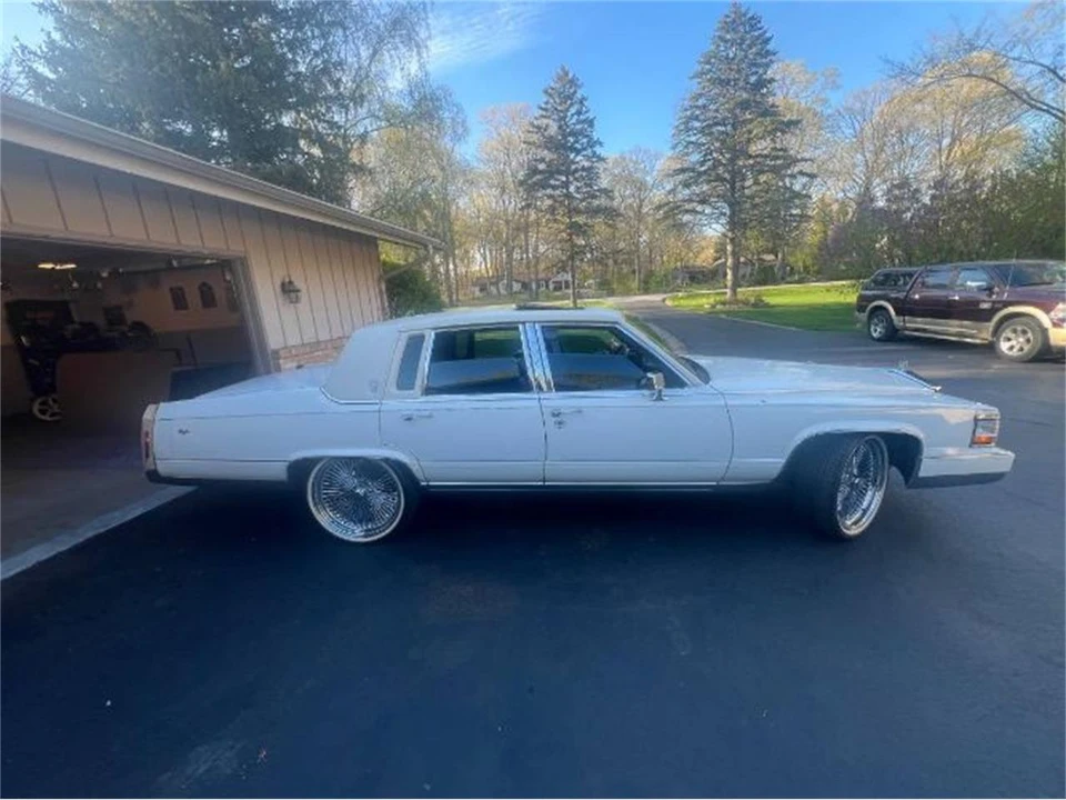 1992 Cadillac Fleetwood - Image 9 of 20