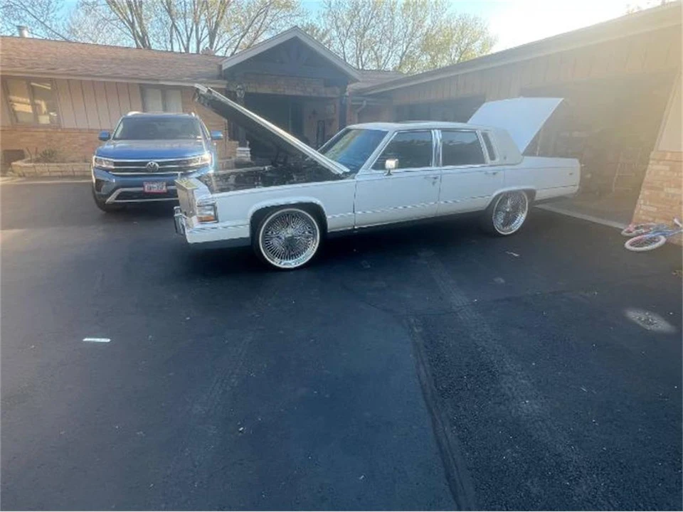 1992 Cadillac Fleetwood - Image 8 of 20