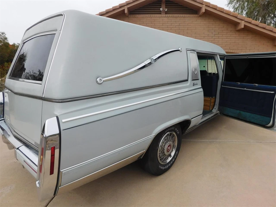 1992 Cadillac Fleetwood - Image 15 of 31