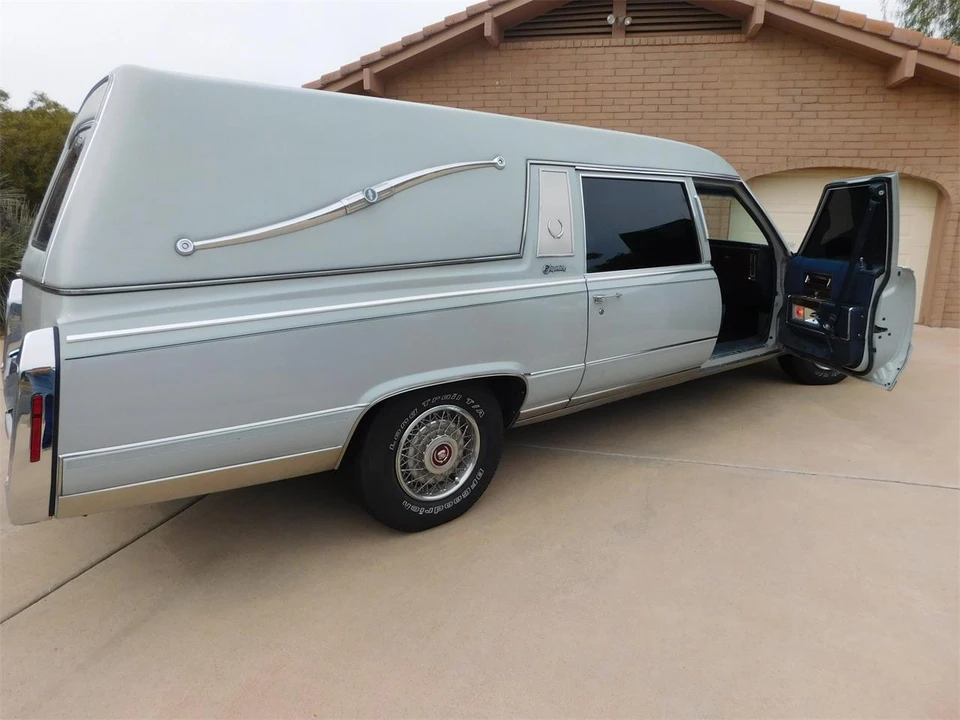 1992 Cadillac Fleetwood - Image 18 of 31