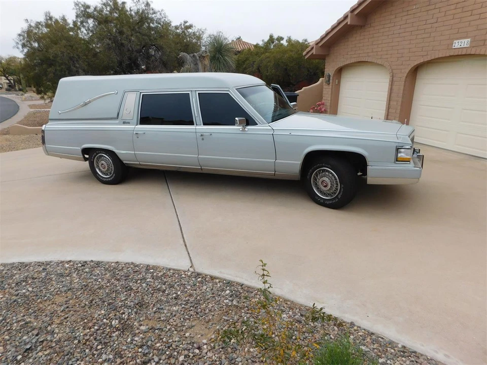 1992 Cadillac Fleetwood - Image 2 of 31