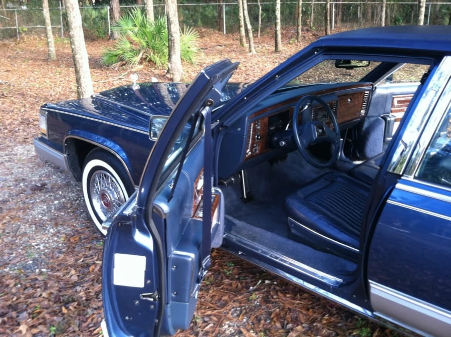 1992 Cadillac Brougham - Image 3 of 8