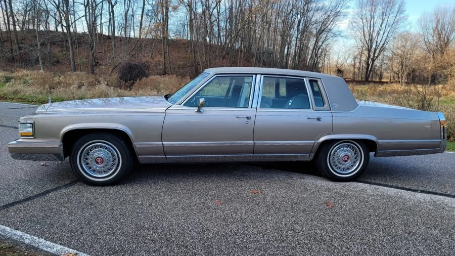 1992 Cadillac Fleetwood - Image 2 of 22