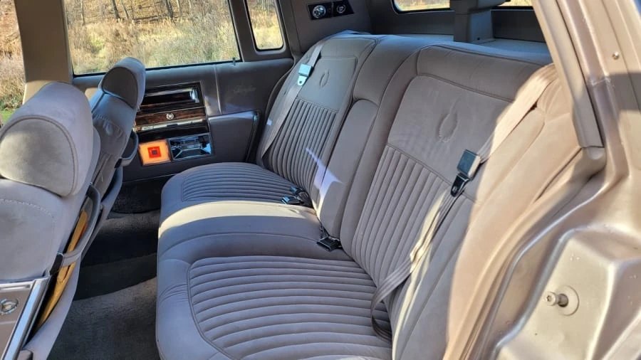 1992 Cadillac Fleetwood - Image 13 of 22