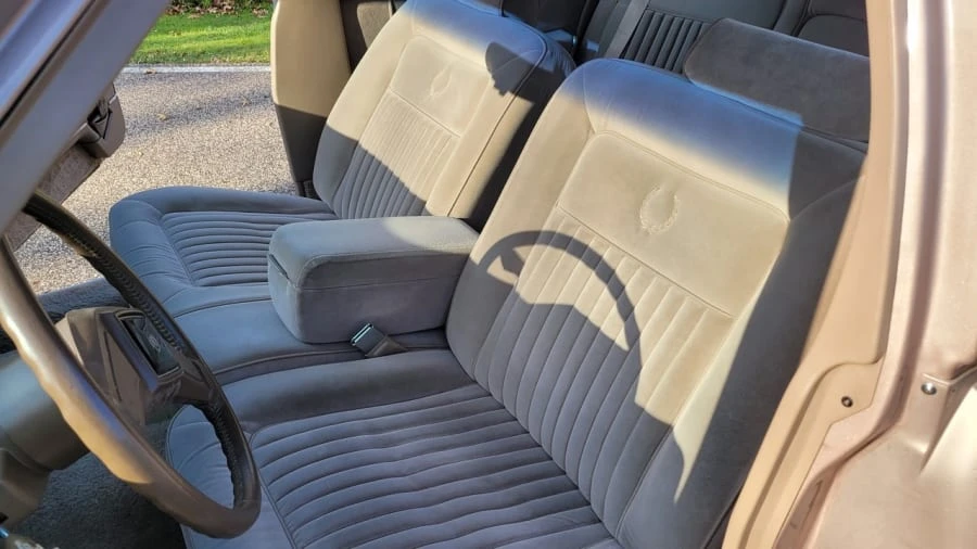1992 Cadillac Fleetwood - Image 4 of 22