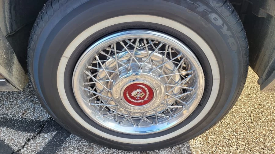 1992 Cadillac Fleetwood - Image 19 of 22