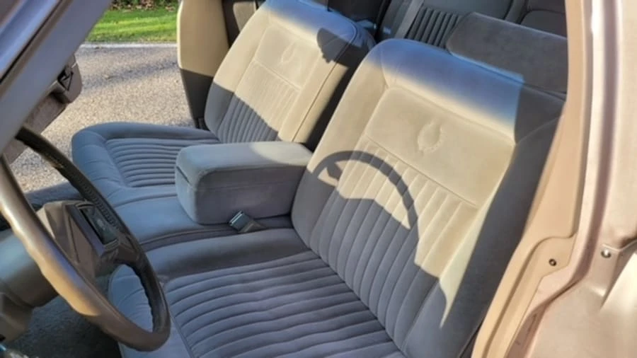1992 Cadillac Fleetwood - Image 4 of 20