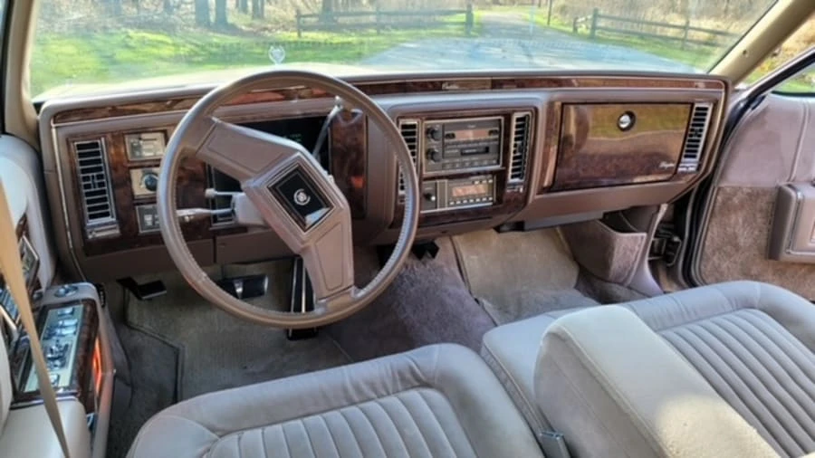 1992 Cadillac Fleetwood - Image 5 of 20