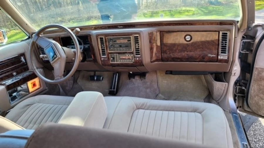 1992 Cadillac Fleetwood - Image 7 of 20