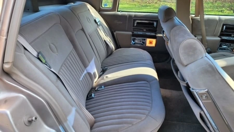 1992 Cadillac Fleetwood - Image 9 of 20