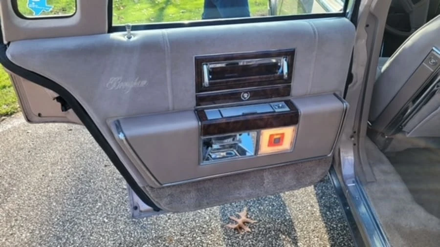 1992 Cadillac Fleetwood - Image 10 of 20