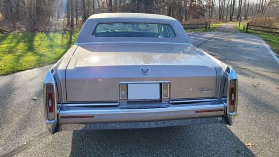 1992 Cadillac Fleetwood - Image 16 of 20
