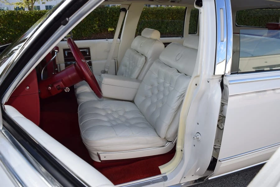1992 Cadillac Brougham - Image 4 of 11